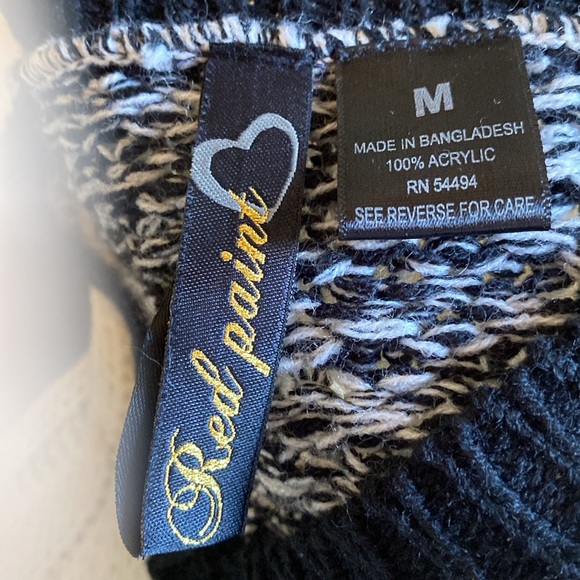 Red point dress size medium great for the winter - Picture 3 of 3